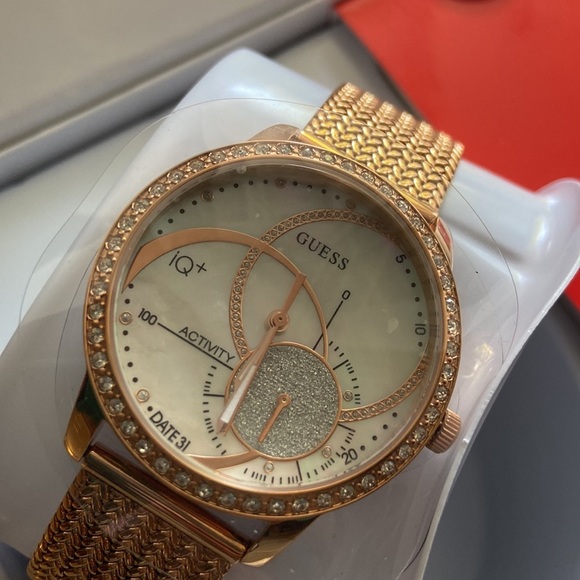 New Guess C2001L2 women's Smartwatch - Picture 8 of 8